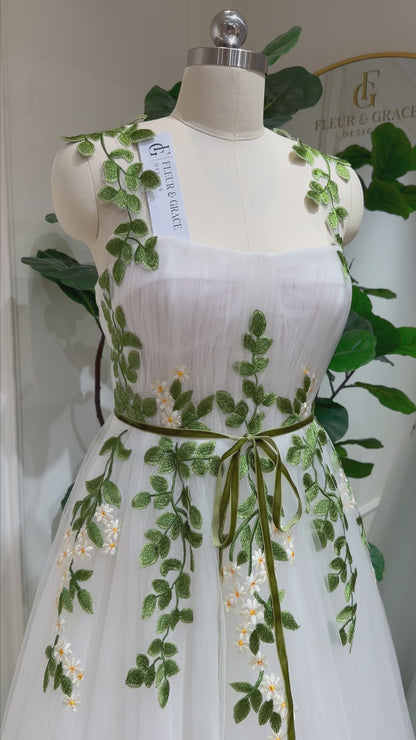 Elve Gown – Meadow Green Daisy Wedding Dress with Pockets | Forest Elopement Gown